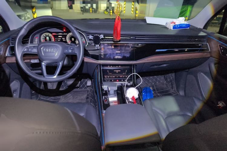 Used Audi Q7 2021 55 TFSI quattro S line Sport model Center Console