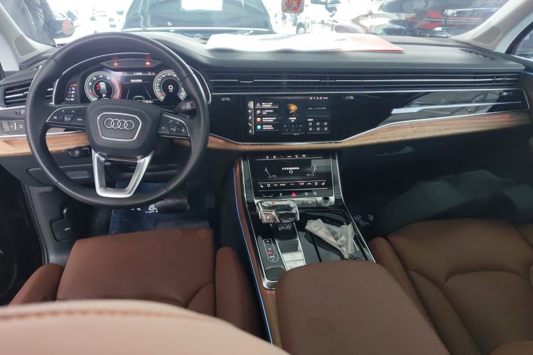 Used Audi Q7 2021 55 TFSI quattro S line Prestige Edition Center Console