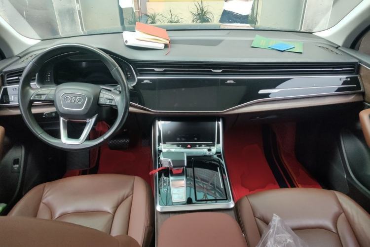 Used Audi Q7 2021 45 TFSI quattro S line Sport model Center Console