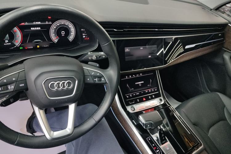Used Audi Q7 2021 55 TFSI quattro S line Sport model Center Console