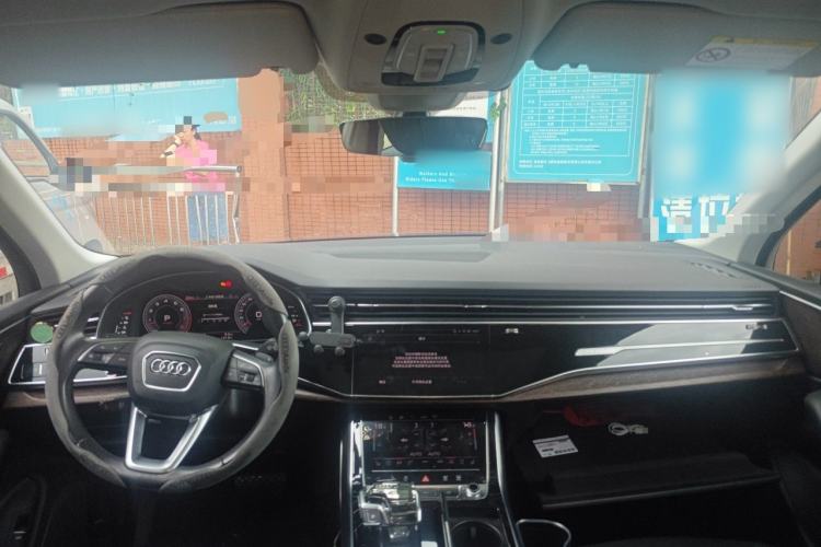 Used Audi Q7 2021 55 TFSI quattro S line Sport model Center Console