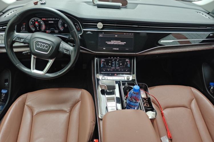 Used Audi Q7 2021 45 TFSI quattro S line Sport model Center Console