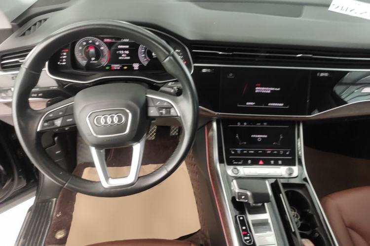 Used Audi Q7 2021 55 TFSI quattro S line Sport model Center Console