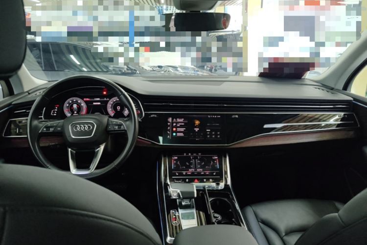 Used Audi Q7 2021 45 TFSI quattro S line Sport model Center Console