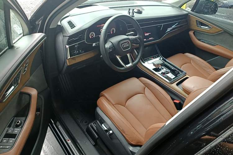 Used Audi Q7 2021 55 TFSI quattro S line Prestige Edition Driver Seat