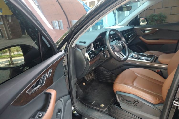Used Audi Q7 2021 55 TFSI quattro S line Sport model Driver Seat