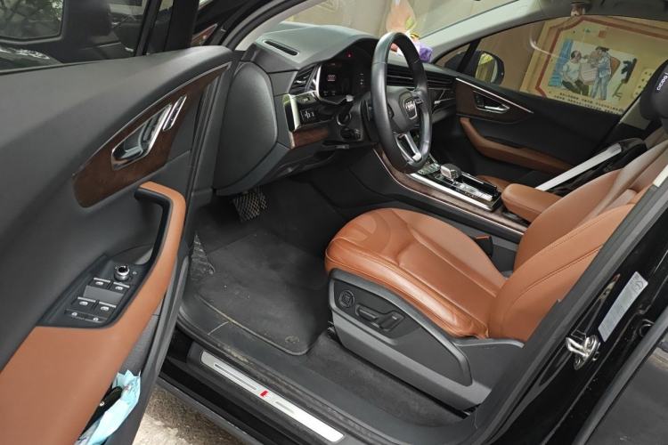 Used Audi Q7 2021 55 TFSI quattro S line Sport model Driver Seat