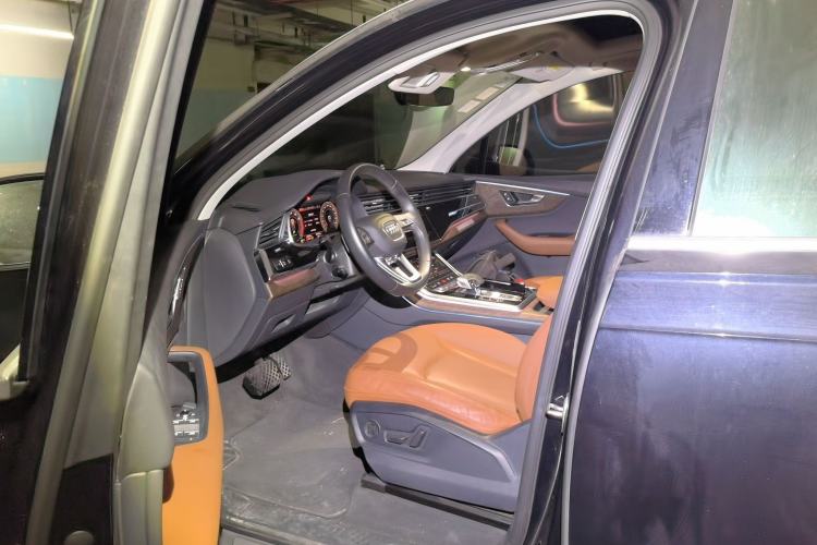 Used Audi Q7 2021 55 TFSI quattro S line Sport model Driver Seat