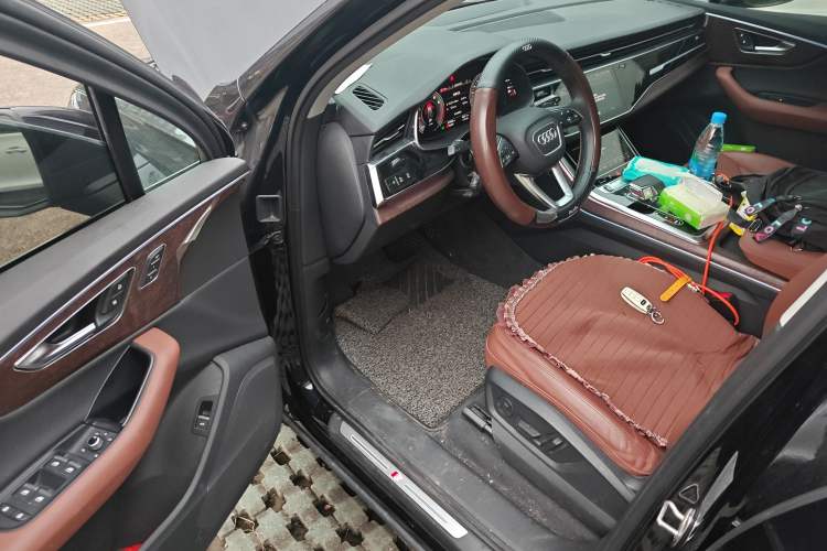 Used Audi Q7 2021 45 TFSI quattro S line Sport model Driver Seat