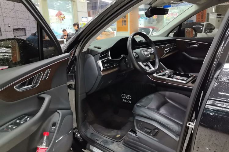 Used Audi Q7 2021 55 TFSI quattro S line Sport model Driver Seat