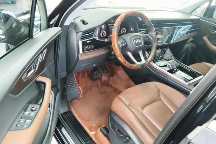 Used Audi Q7 2021 45 TFSI quattro S line Sport model Driver Seat