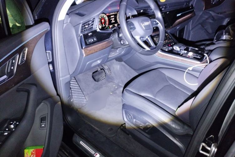 Used Audi Q7 2021 55 TFSI quattro S line Sport model Driver Seat