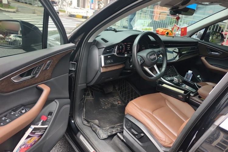 Used Audi Q7 2021 55 TFSI quattro S line Sport model Driver Seat