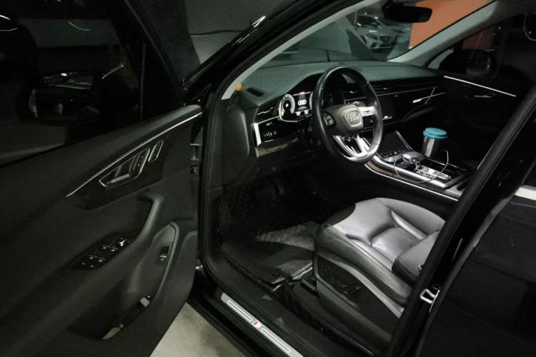 Used Audi Q7 2021 55 TFSI quattro S line Sport model Driver Seat