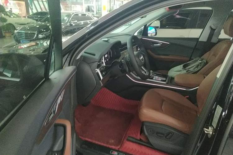 Used Audi Q7 2021 55 TFSI quattro S line Sport model Driver Seat