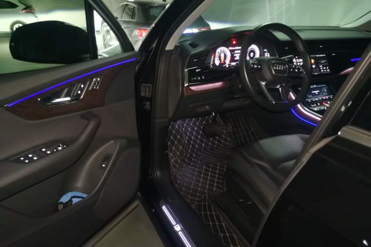 Used Audi Q7 2021 45 TFSI quattro S line Sport model Driver Seat