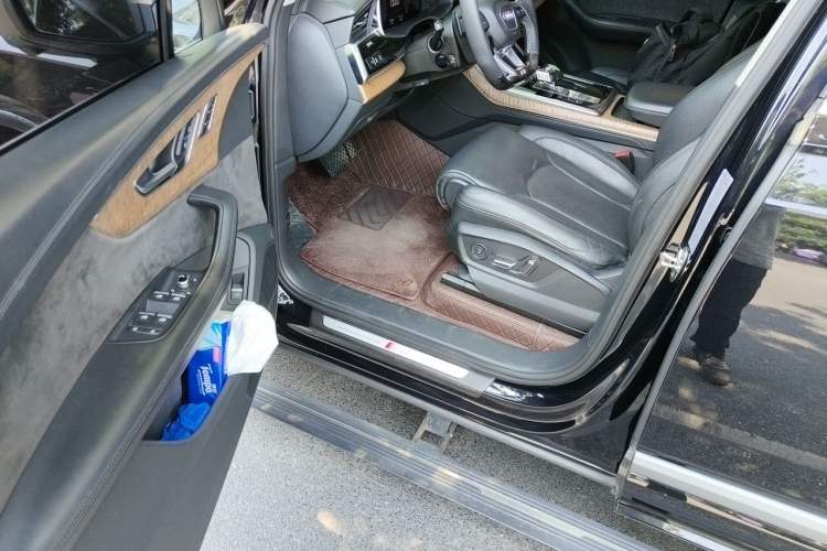 Used Audi Q7 2021 55 TFSI quattro S line Prestige Edition Driver Seat