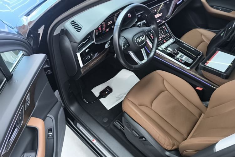 Used Audi Q7 2021 55 TFSI quattro S line Sport model Driver Seat