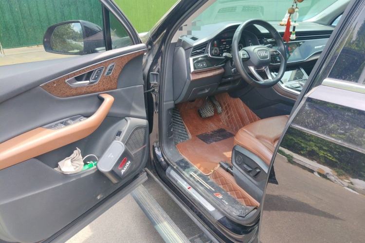 Used Audi Q7 2021 45 TFSI quattro S line Luxury Edition Driver Seat