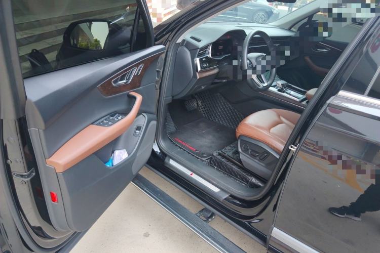 Used Audi Q7 2021 45 TFSI quattro S line Sport model Driver Seat