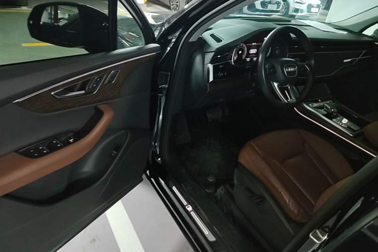 Used Audi Q7 2021 55 TFSI quattro S line Sport model Driver Seat
