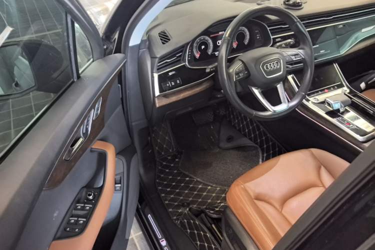 Used Audi Q7 2021 55 TFSI quattro S line Sport model Driver Seat