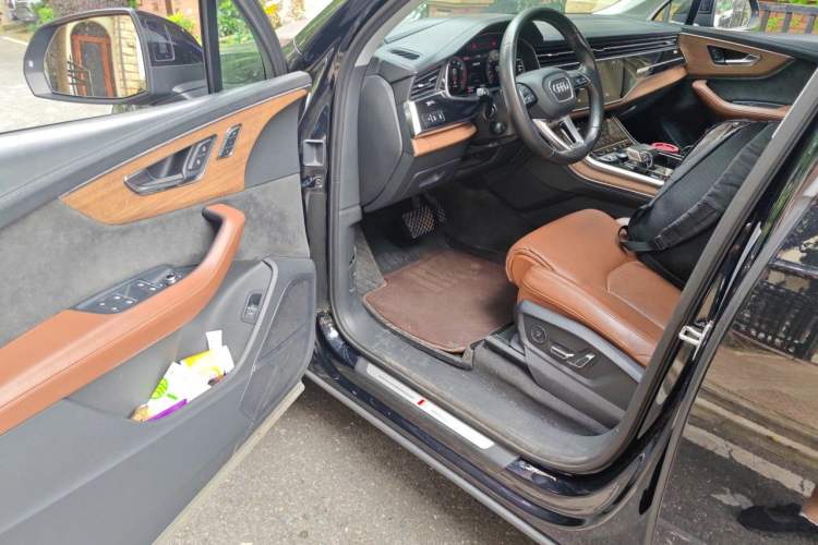 Used Audi Q7 2021 55 TFSI quattro S line Prestige Edition Driver Seat