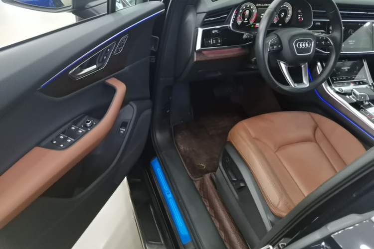 Used Audi Q7 2021 55 TFSI quattro S line Sport model Driver Seat