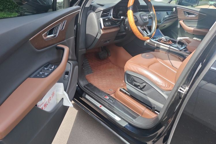 Used Audi Q7 2021 55 TFSI quattro S line Sport model Driver Seat