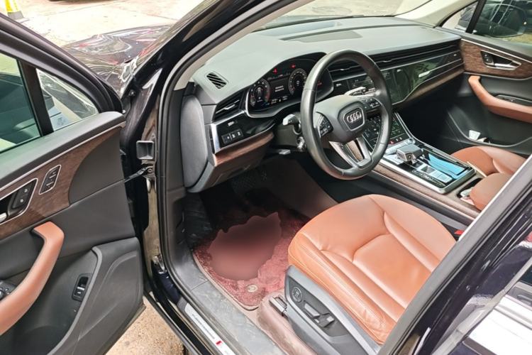 Used Audi Q7 2021 45 TFSI quattro S line Sport model Driver Seat