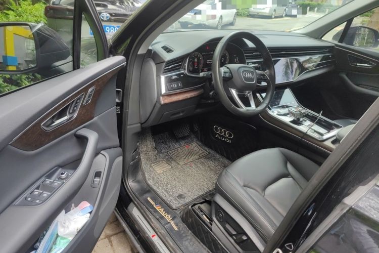 Used Audi Q7 2021 45 TFSI quattro S line Sport model Driver Seat