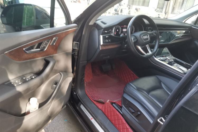 Used Audi Q7 2021 55 TFSI quattro S line Sport model Driver Seat