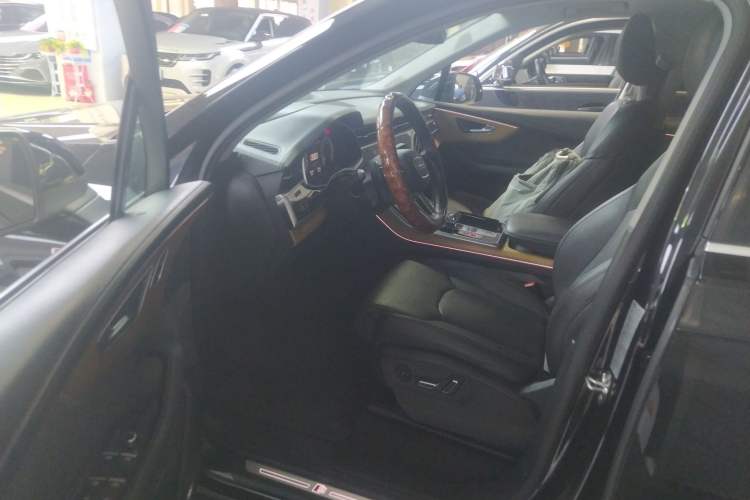 Used Audi Q7 2021 55 TFSI quattro S line Prestige Edition Driver Seat