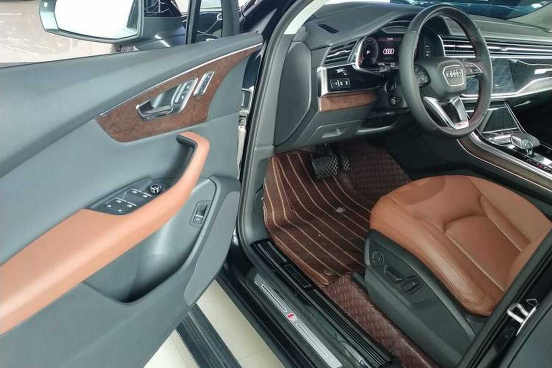 Used Audi Q7 2021 55 TFSI quattro S line Sport model Driver Seat