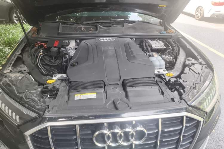 Used Audi Q7 2021 45 TFSI quattro S line Sport model Engine Bay