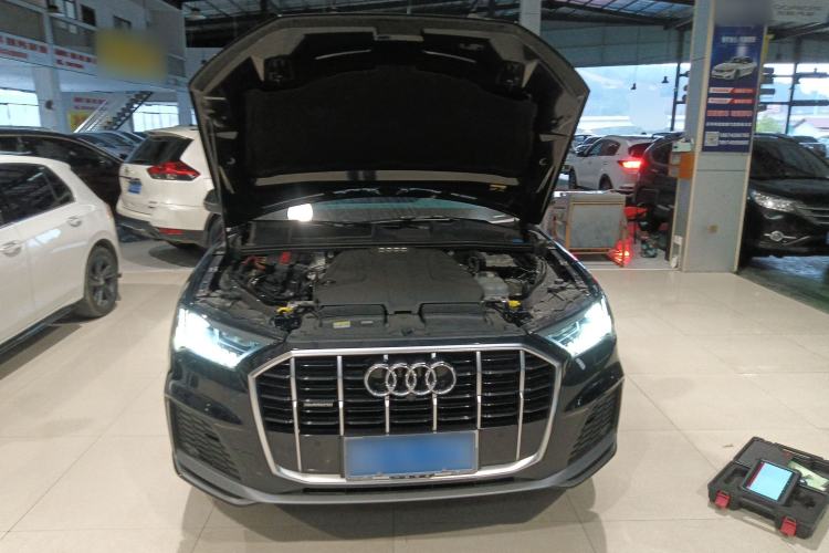 Used Audi Q7 2021 45 TFSI quattro S line Sport model Engine Bay
