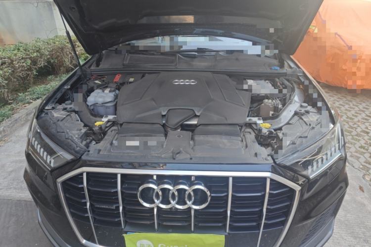 Used Audi Q7 2021 55 TFSI quattro S line Sport model Engine Bay