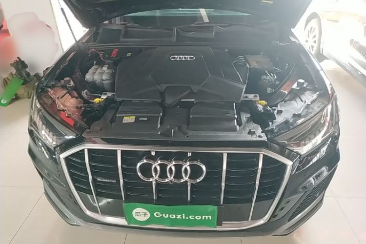 Used Audi Q7 2021 55 TFSI quattro S line Sport model Engine Bay