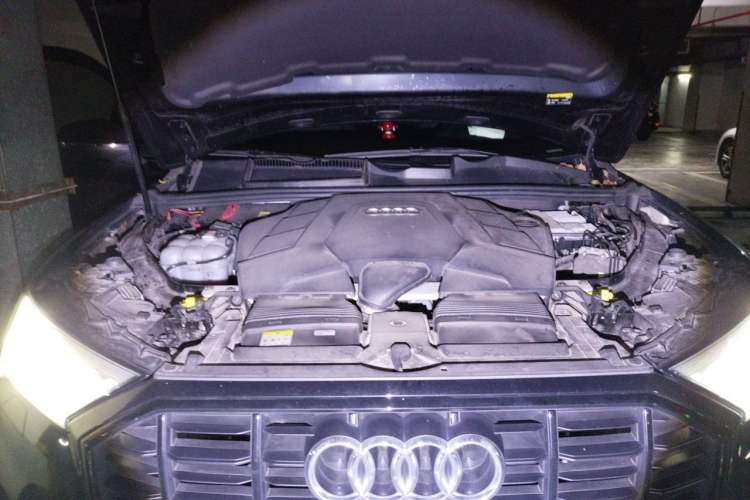 Used Audi Q7 2021 55 TFSI quattro S line Sport model Engine Bay