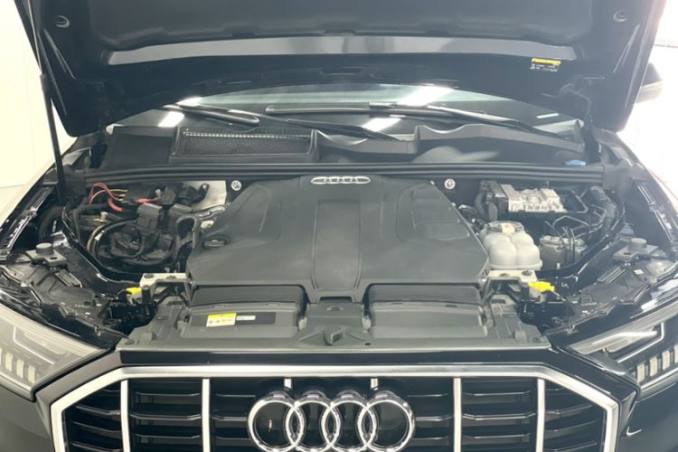 Used Audi Q7 2021 45 TFSI quattro S line Sport model Engine Bay