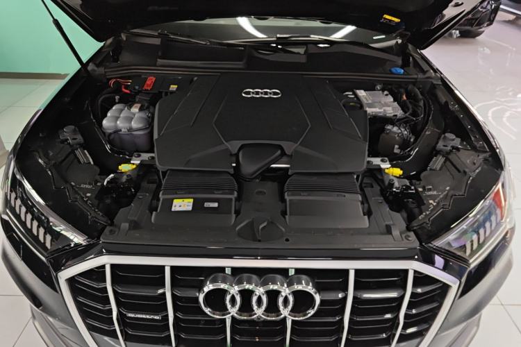 Used Audi Q7 2021 55 TFSI quattro S line Sport model Engine Bay