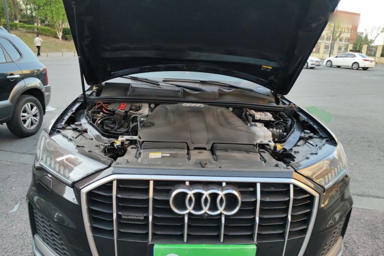 Used Audi Q7 2021 45 TFSI quattro S line Sport model Engine Bay