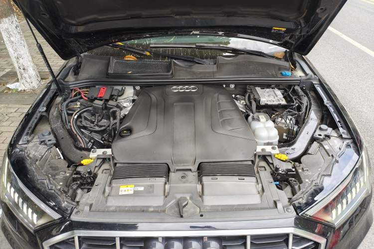 Used Audi Q7 2021 45 TFSI quattro S line Sport model Engine Bay