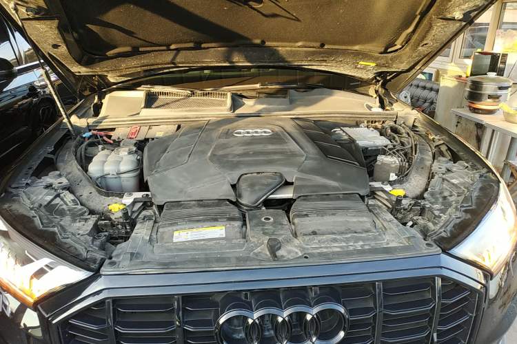 Used Audi Q7 2021 55 TFSI quattro S line Sport model Engine Bay