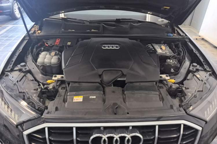 Used Audi Q7 2021 55 TFSI quattro S line Sport model Engine Bay