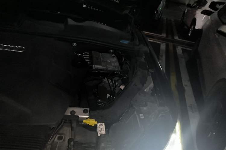 Used Audi Q7 2021 55 TFSI quattro S line Sport model Engine Bay Left