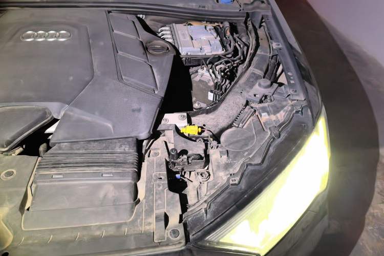 Used Audi Q7 2021 55 TFSI quattro S line Sport model Engine Bay Left