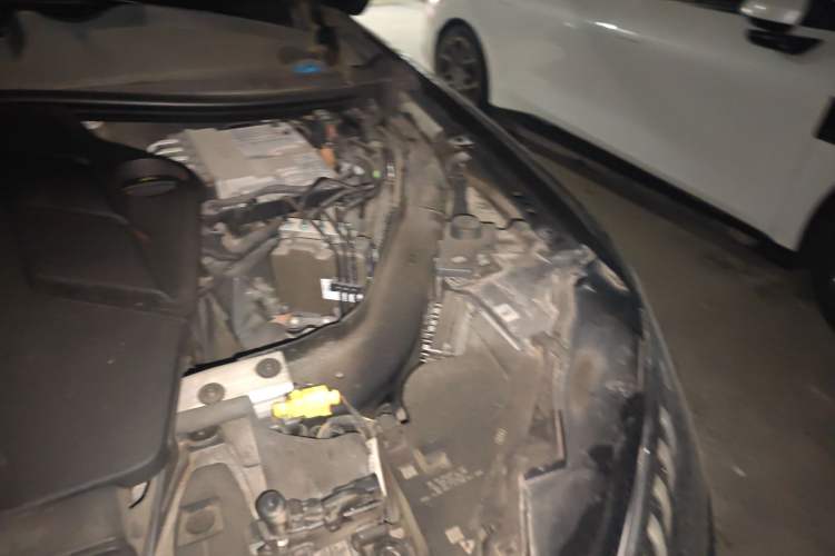 Used Audi Q7 2021 55 TFSI quattro S line Sport model Engine Bay Left