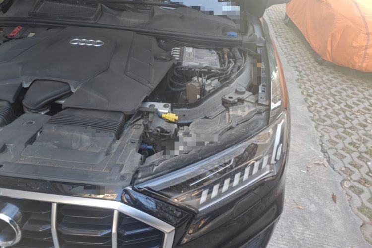 Used Audi Q7 2021 55 TFSI quattro S line Sport model Engine Bay Left