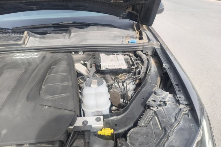 Used Audi Q7 2021 45 TFSI quattro S line Sport model Engine Bay Left